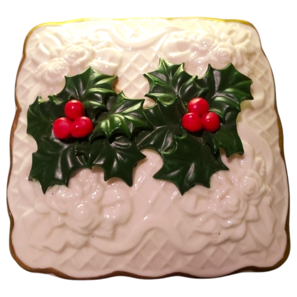 Vtg Hermitage Pottery Medium Jewelry Box J113 Holly Christmas  Gold Trim